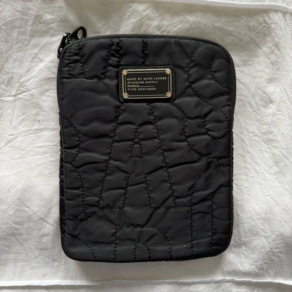MAKE AN OFFER! Marc Jacobs black padded iPad tablet case with zipper closure